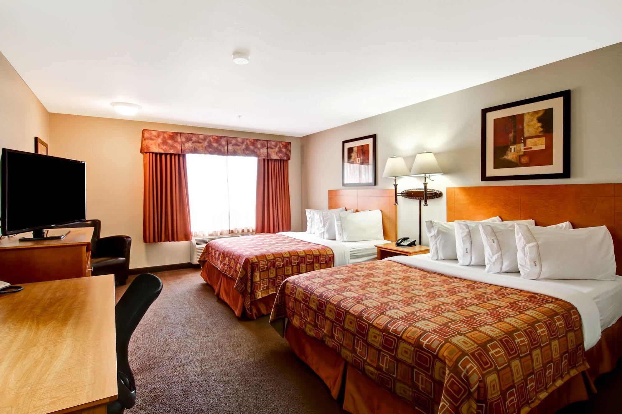 Canalta Rocky Mountain House Hotel Bagian luar foto